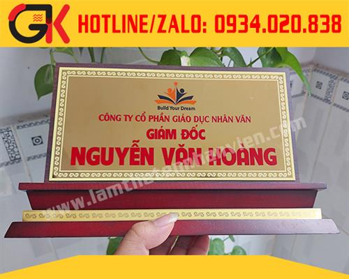BẢNG CHỨC DANH GỖ ĐỂ BÀN
