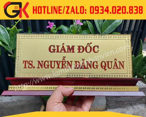 KỆ CHỨC DANH GỖ ĐỂ BÀN